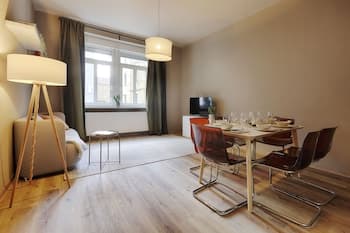 Moderne Altbauapartments nahe Stadtzentrum und Weinberge