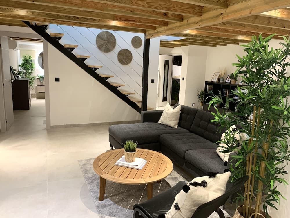 Modern 4 Bedr 2.5 Bathr House With Sea View