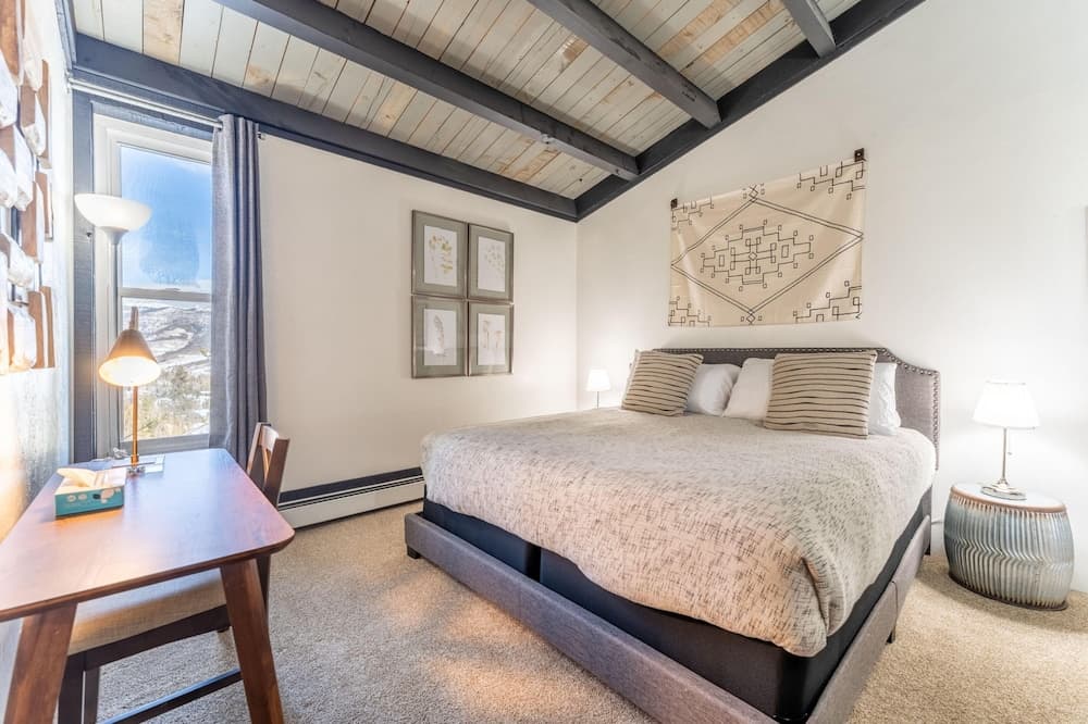 Treehouse #301, Building A by Summit County Mountain Retreats