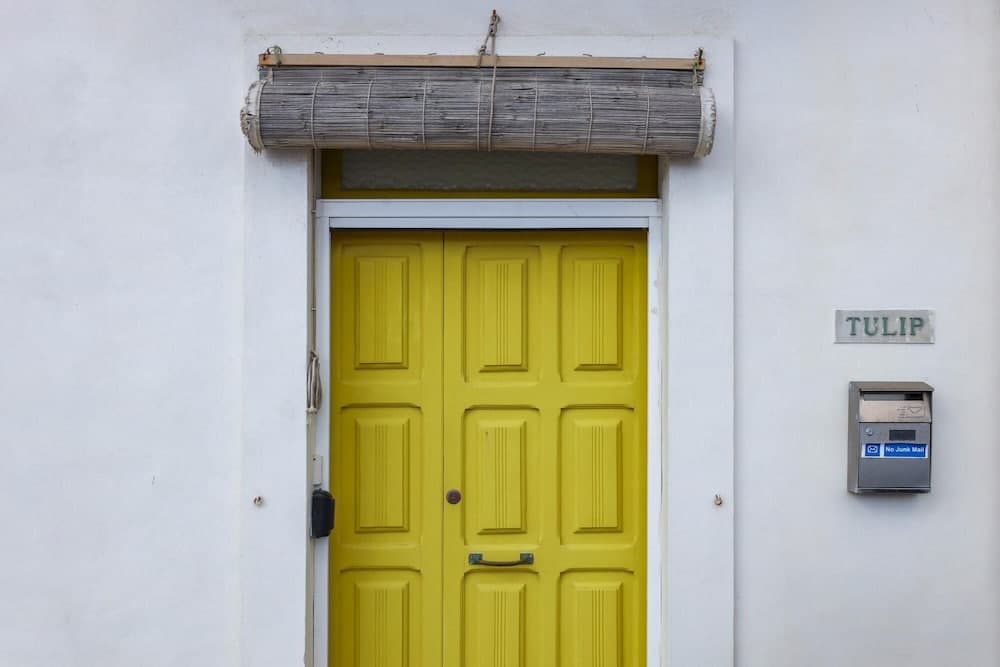 Seafront Small Home w Terrace