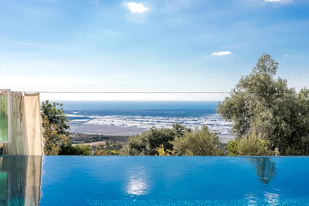 Villa Sezin in z ml K y