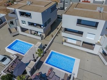 Apartments & Rooms Danivan Pool Villas B