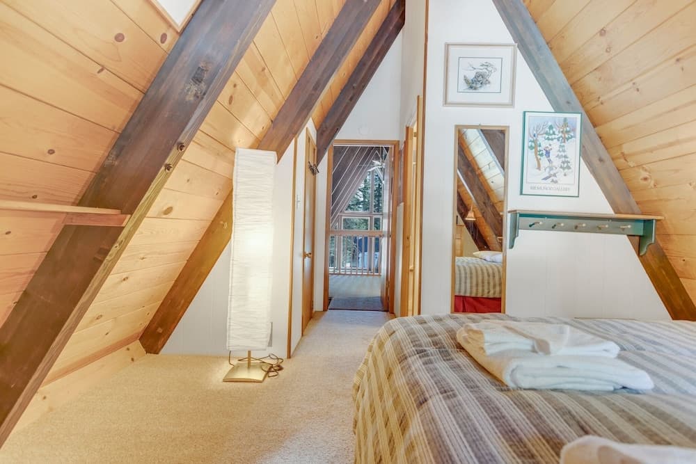 Vacation Home 216 3 Bedroom Home by RedAwning