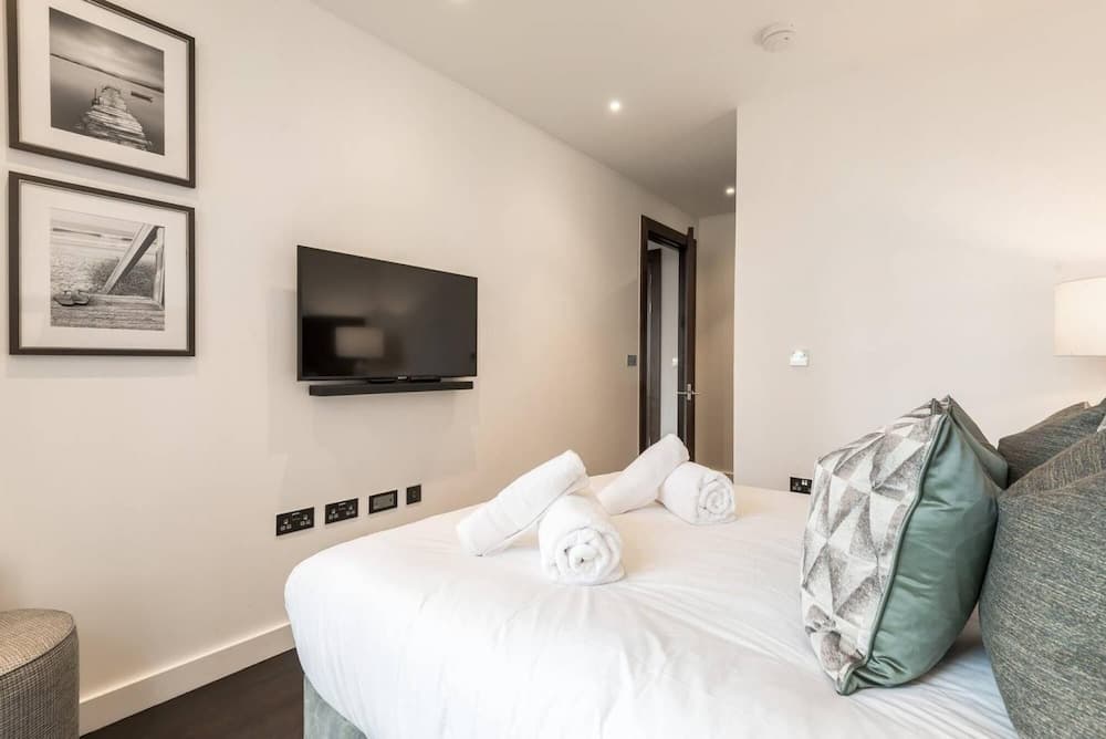 Luxurious 2 Bedroom Apartment With Winter Garden