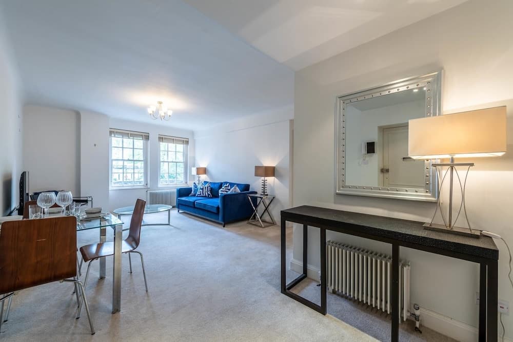 Smart 2 Bedroom Apartment in Chelsea 26
