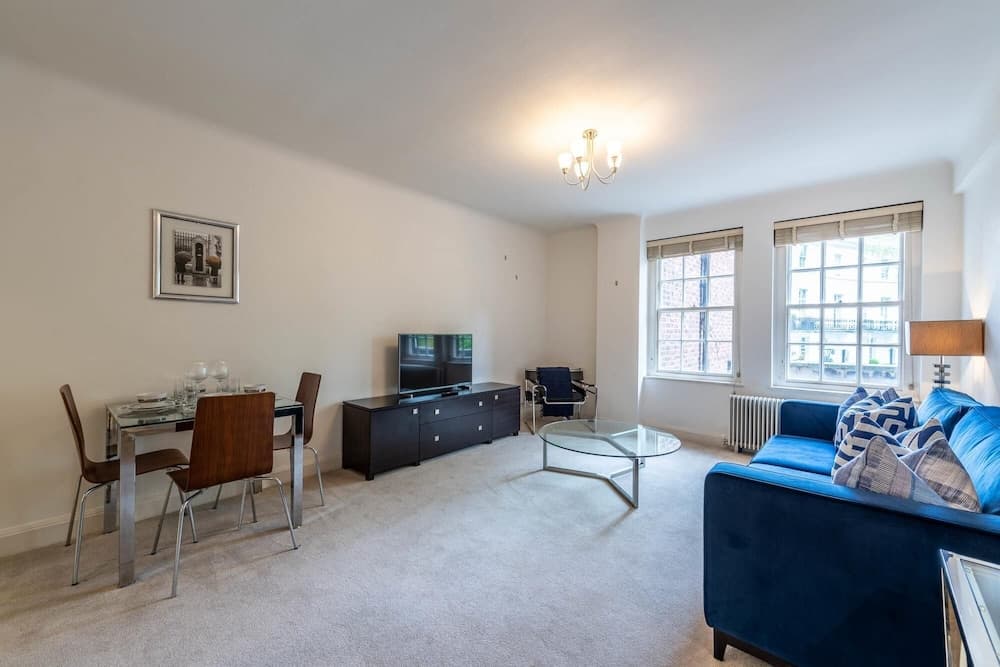 Smart 2 Bedroom Apartment in Chelsea 26
