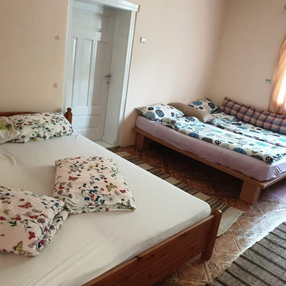 House of Rei With Hot Tube