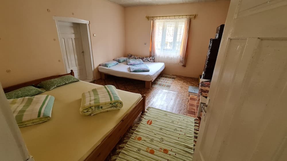 House of Rei With Hot Tube