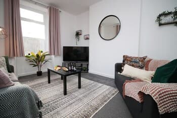 Kingsway House by Tŷ SA