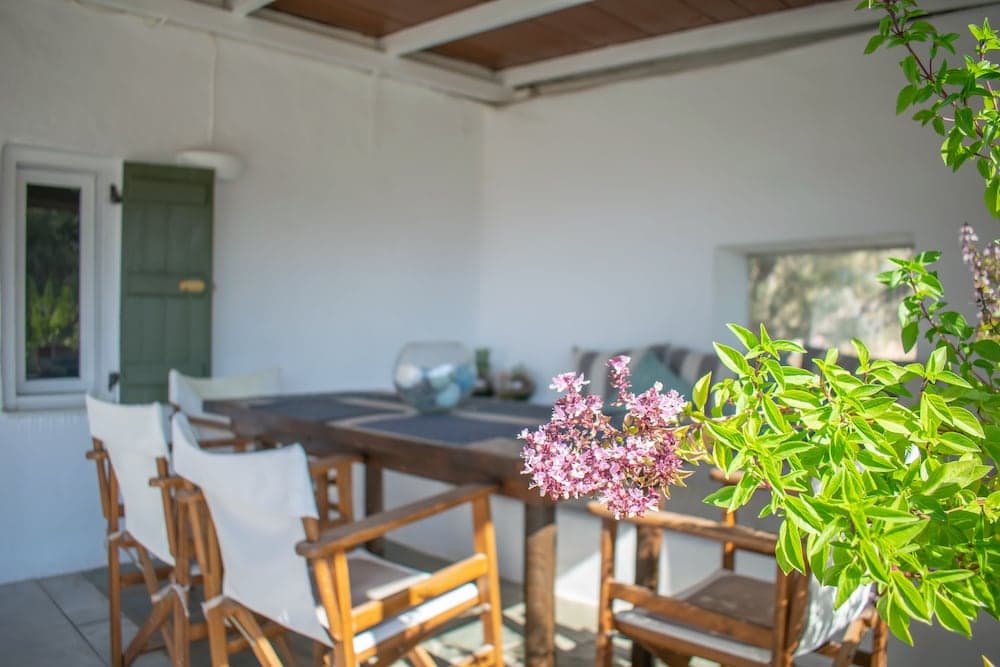 Cozy Studio for 2 Guests With 1 Child or 3 Adults - Walking Distance to Beach