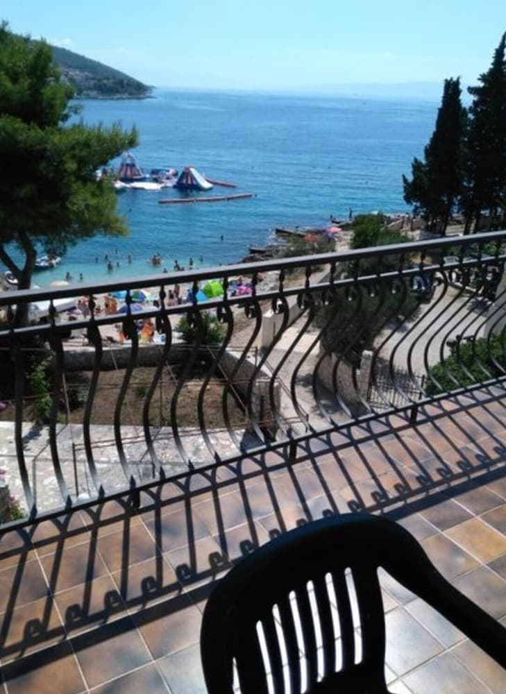 Excellent Double Bed Room With Balcony and Sea View