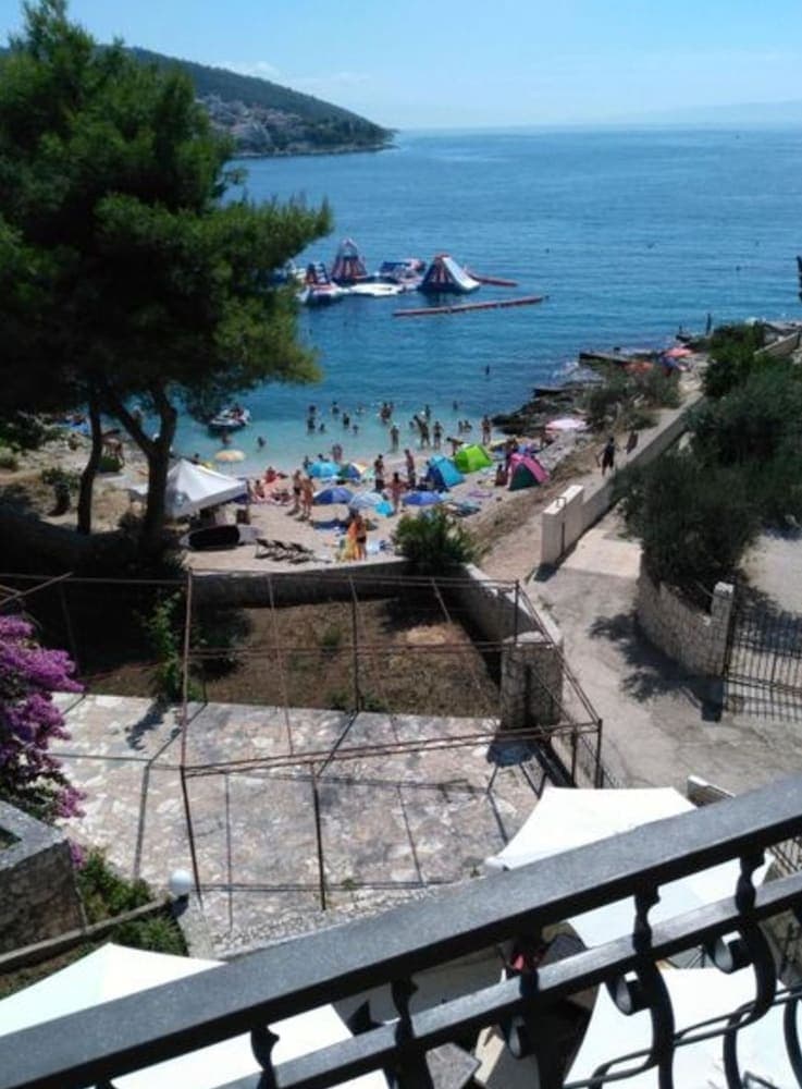 Excellent Double Bed Room With Balcony and Sea View