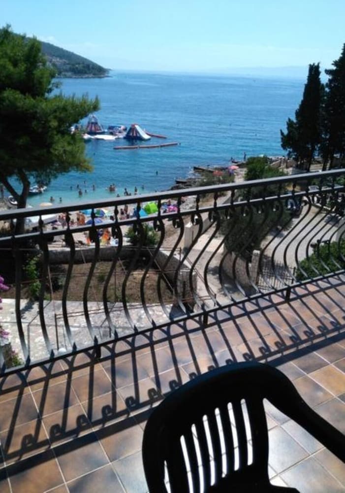 Lovely Double Bed Room With Balcony and Sea View