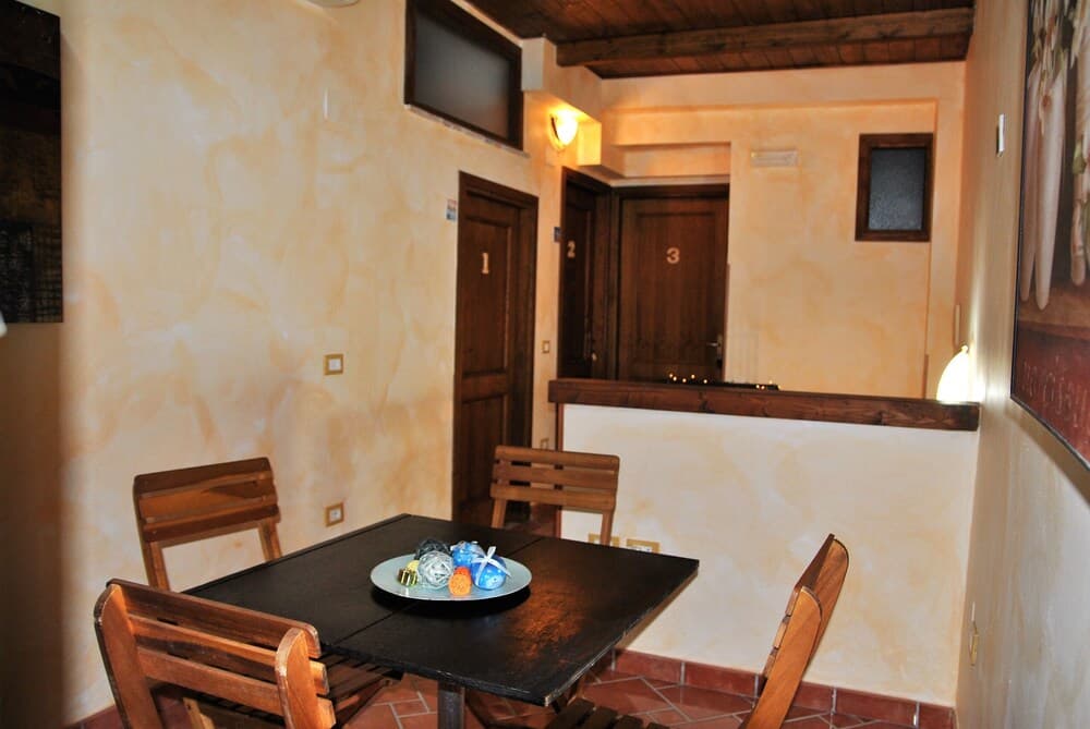 Double Room With Private Bathroom and Breakfast on Request