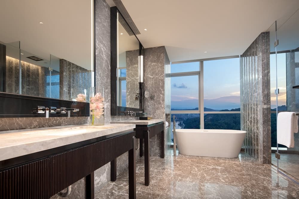 HUALUXE Yibin by IHG