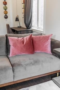 Lakeshore 3BR 2 5BA Townhome 1 min to the Beach