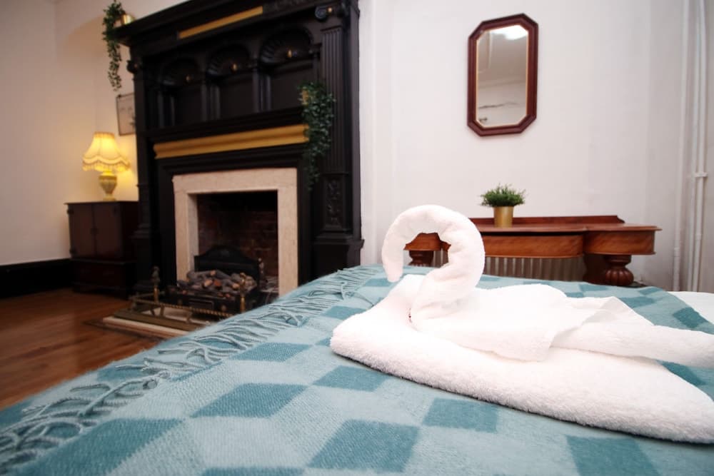 St Paul's View Apt 2 by Tŷ SA