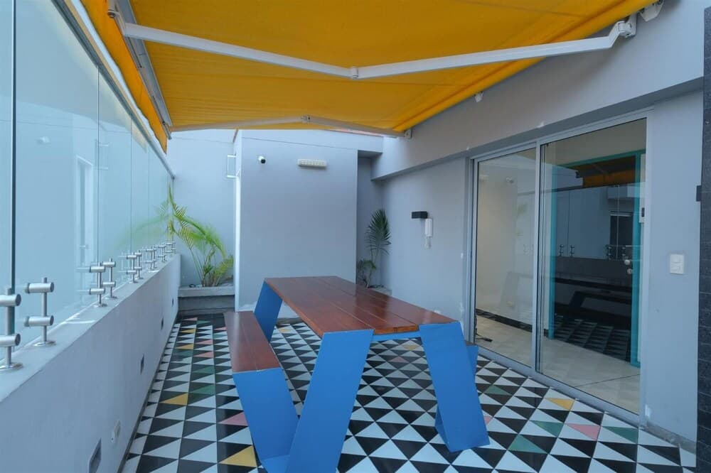 Stylish apt Amazing Ocean View - Gym Karaoke Pool