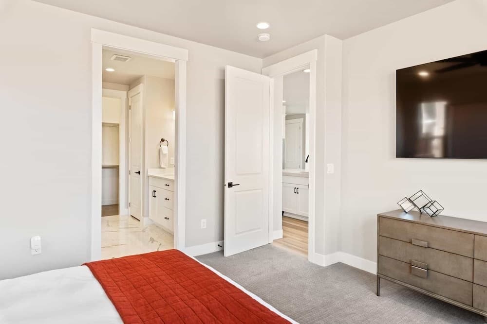 Paseos Poolhouse by RedAwning