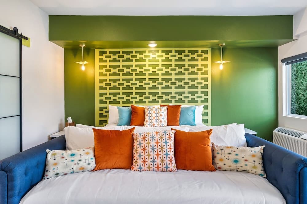 No Wake Zone 1 Bedroom Villa by Redawning