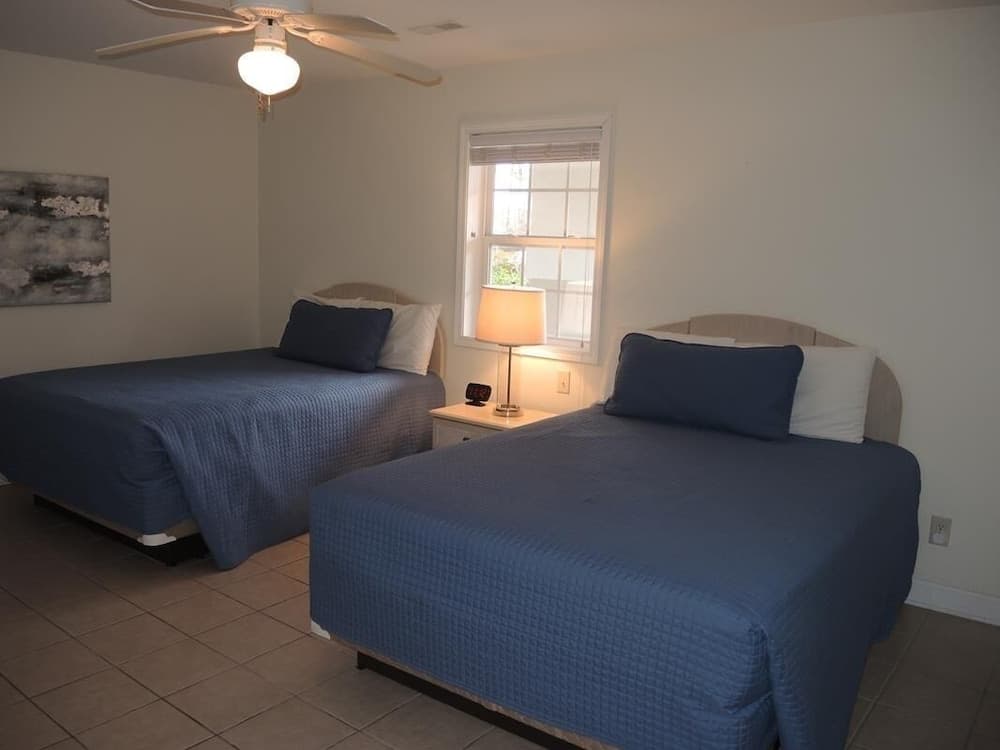 2302 2 Bedroom Villa by RedAwning