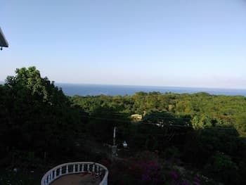 Remarkable 2-bed Villa in Fair Prospect Sea View