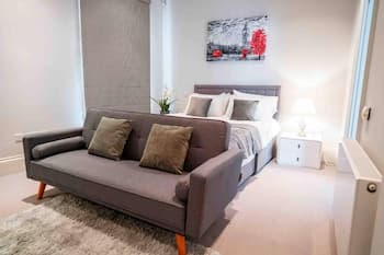 Spacious & Modern 3brs House in Central London