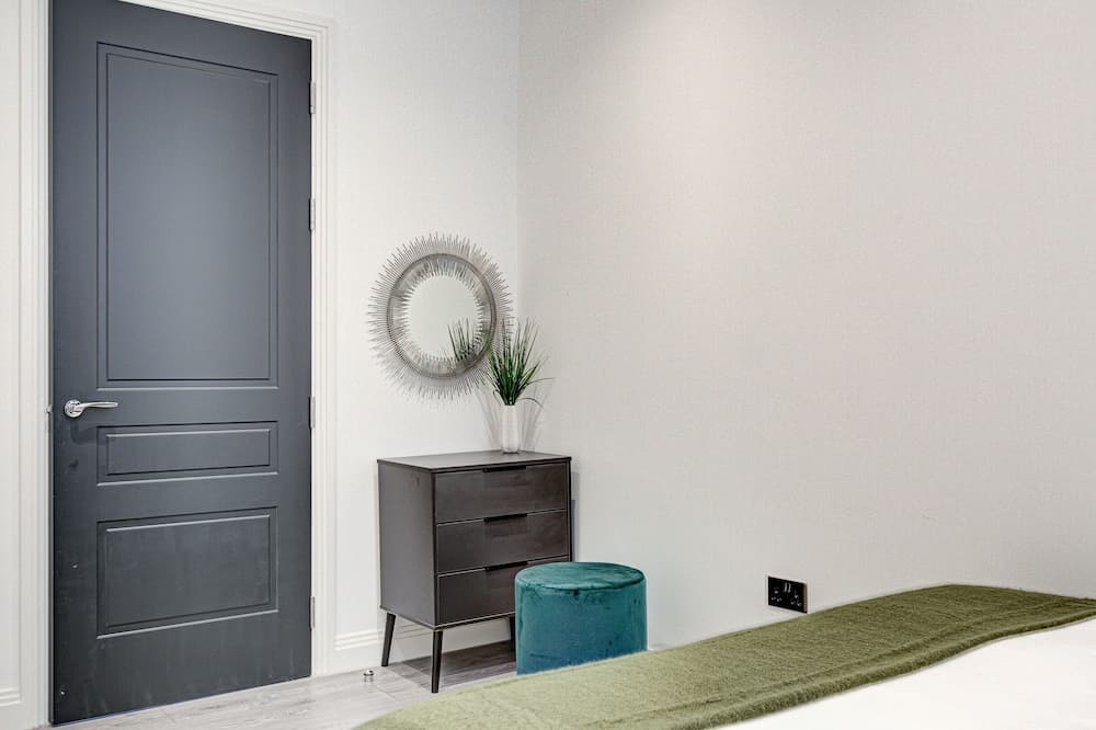 Premium 1 Bed Serviced Apartment in Greater London