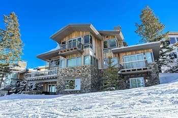 Stunning 6-bedroom Chalet in Heart of Park City 6 Home by Redawning