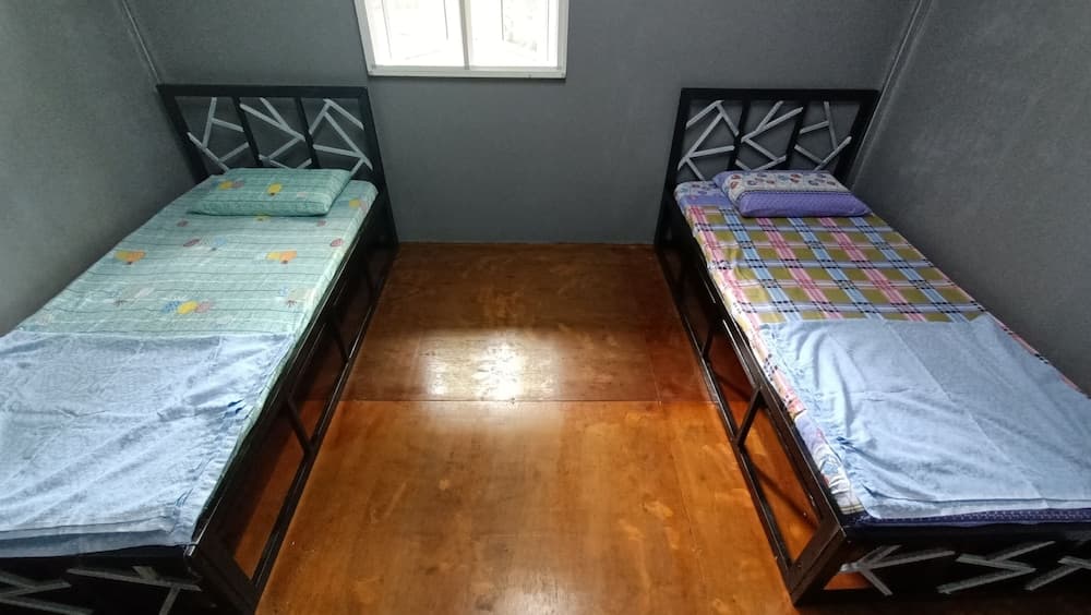 Hotel O Flinstone Lodge