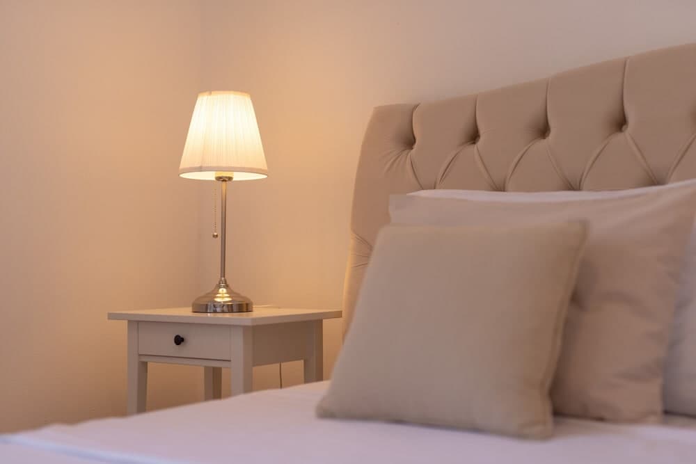 Apt Sara - Classy 100 m2 w Balcony, 2 min to Beach