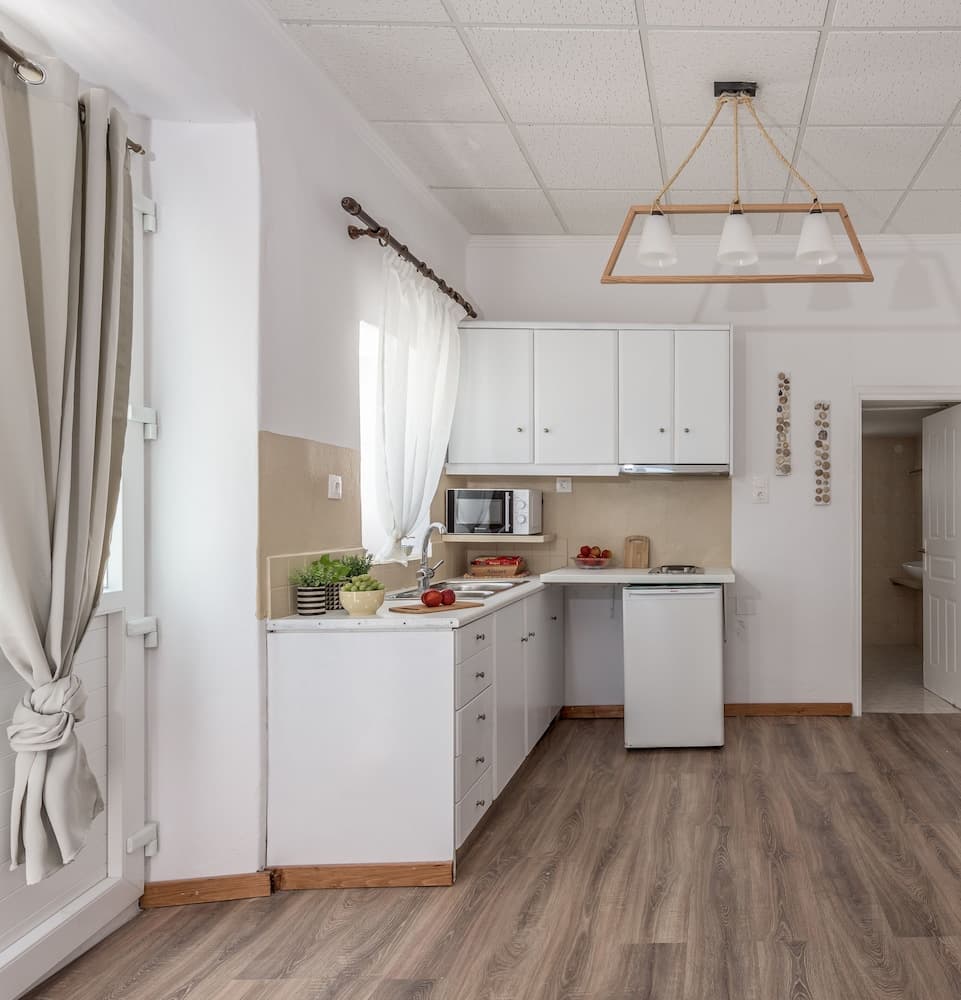 Plakes Sea View Suites