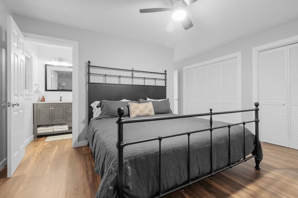 Pecht Haus 3 Bedroom Home by Redawning