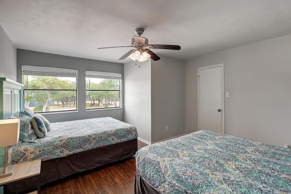 The 16th Hole 2 Bedroom Condo by Redawning