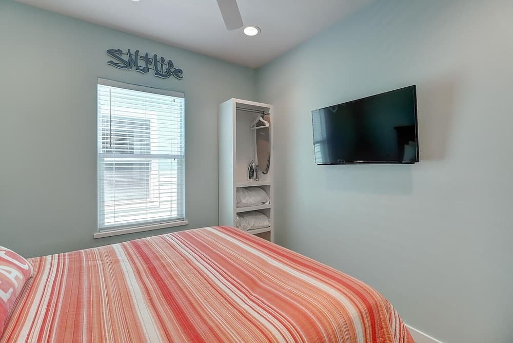 Flip Flop Life Ov22 - Pet Friendly 4 Bedroom Home by Redawning