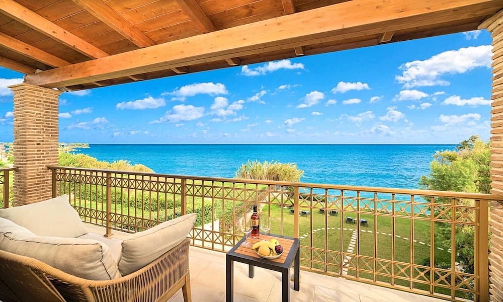 Psarou Beach House in Psarou