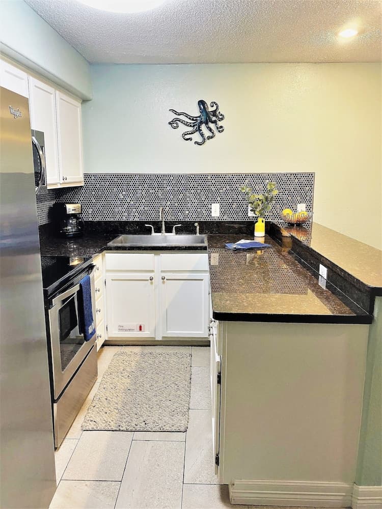 Cognito Townhouse 3 Bedroom Home by RedAwning