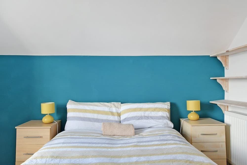 Spacious 4BR, Parking, Near Centre