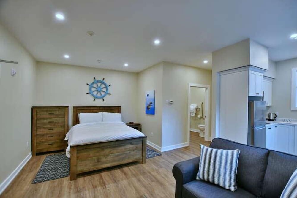 The Landing - Extended Stay Quarters