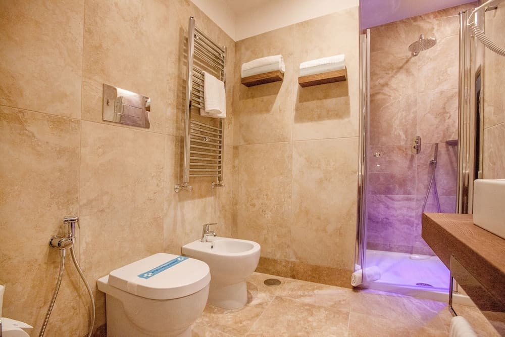 Classic Comfort Room Naples City Center