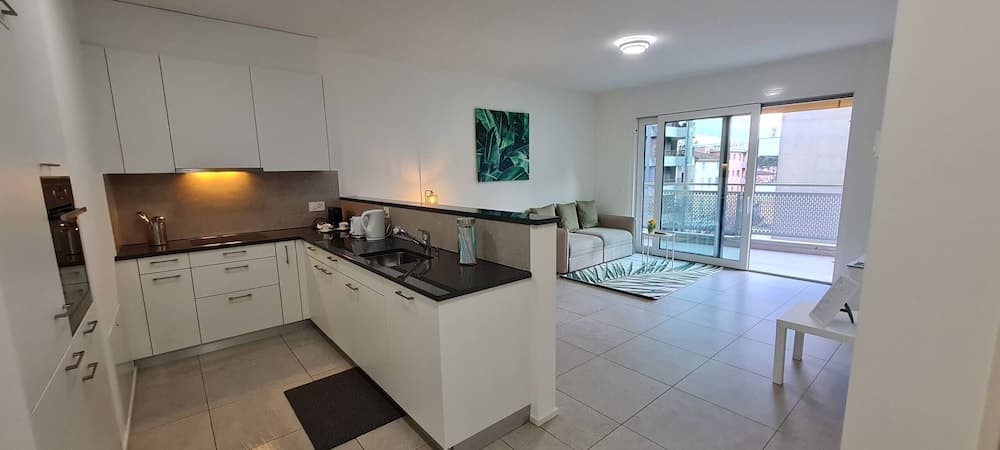 Central Brand New Apartment With Private Parking