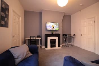 Lovely 2-bed Downstairs Apartment