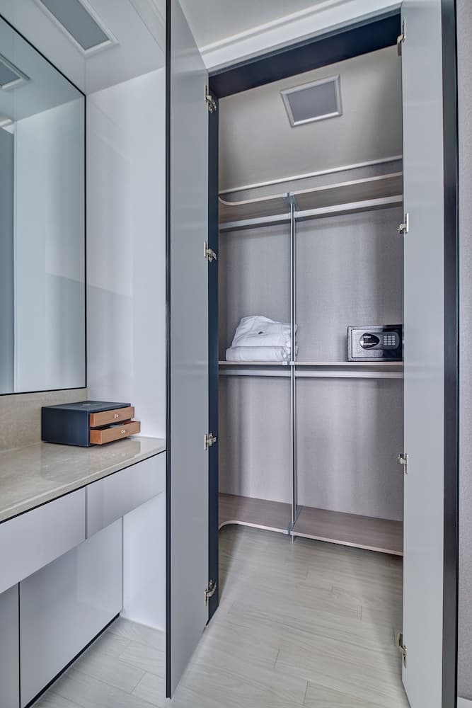 Gangneung Chonpines Ocean Suites Hotel