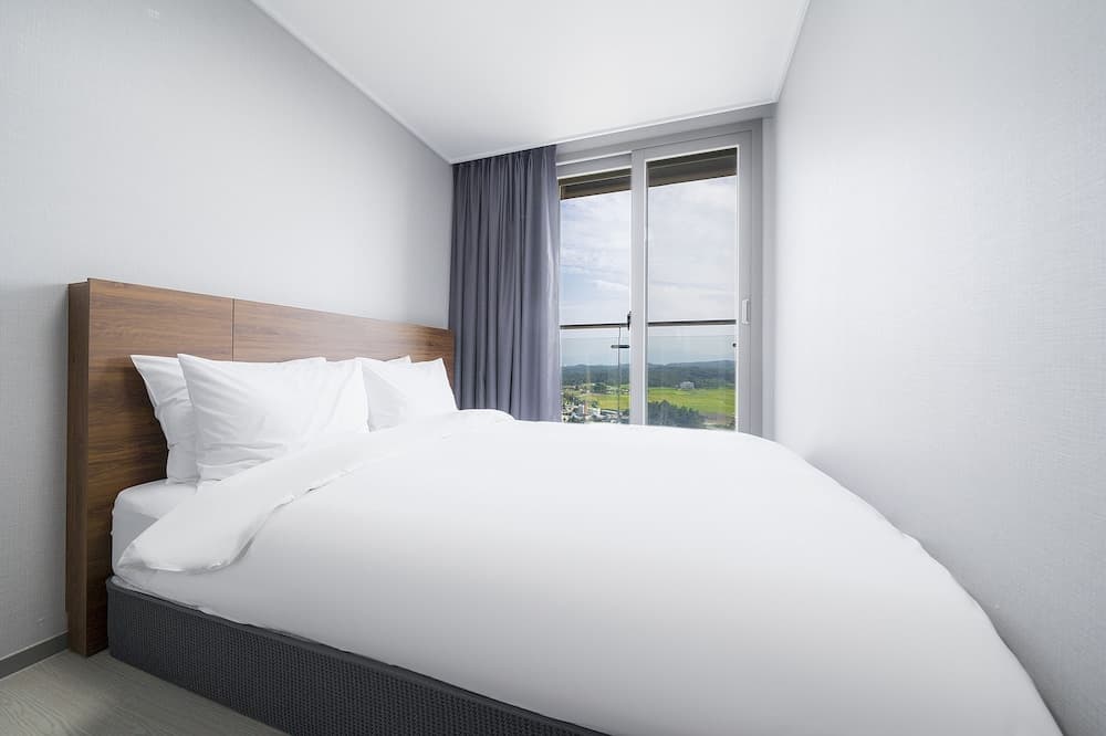 Gangneung Chonpines Ocean Suites Hotel