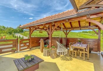 Family Friendly Rural House Jeka