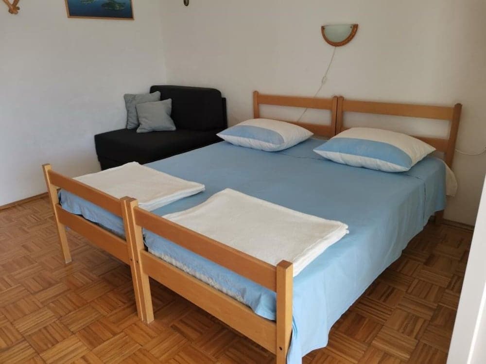 Tonci - by the sea - A3