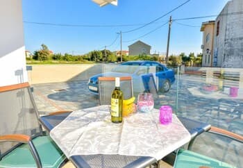 Sunny by the Sea - App1