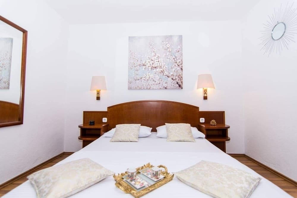 Sandra - Quiet & Close to the Beach - A6