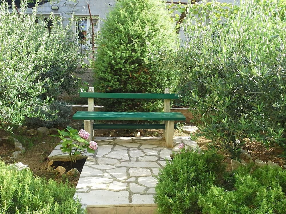 Josi - With Beautiful Garden - A2 Zuti