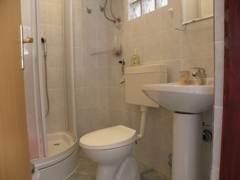 Neda - 5 m From sea - A2